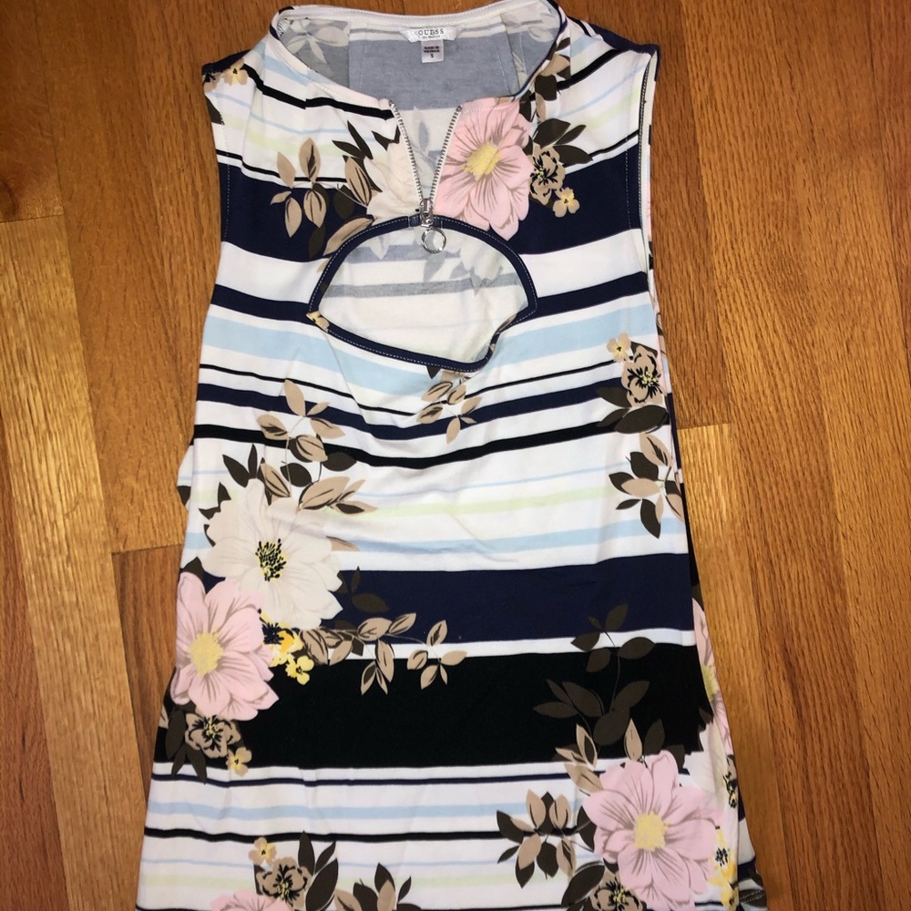 Guess top